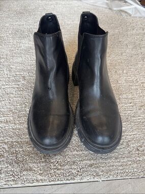 Women’s Black Chelsea Ankle Boots - Sleek Slip-On Style
